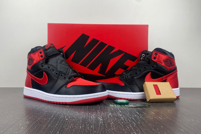 Air Jordan 1 High OG WMNS “Satin Bred” FD4810-061