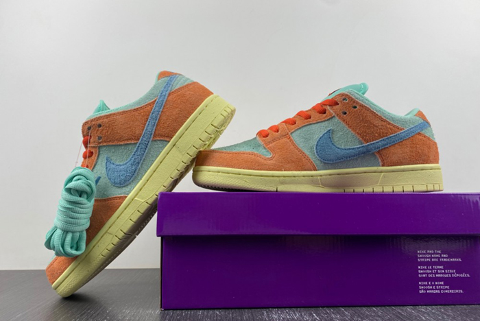 Nike SB Dunk Low “Noise Aqua”  DV5429-800