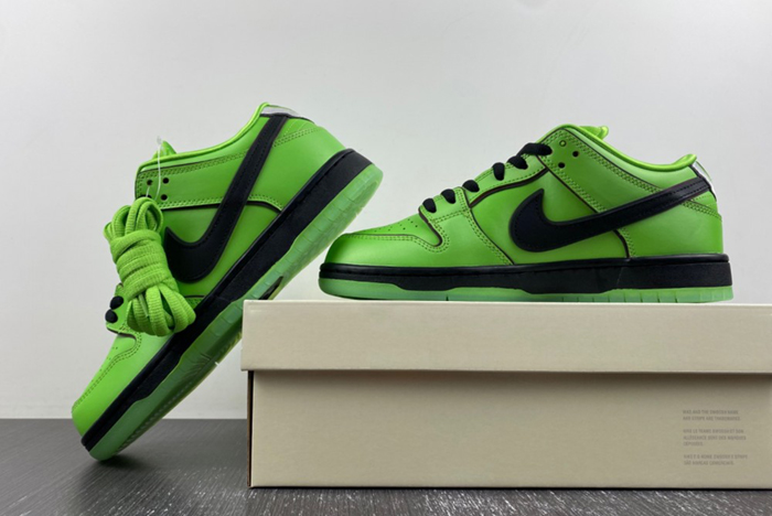 The Powerpuff Girls x Nike SB Dunk Low FZ8319-300
