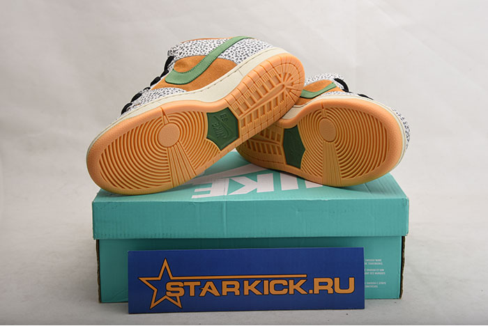 Nike SB Dunk Low “Safari CD2563-002