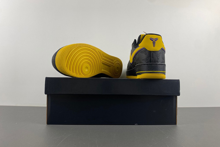 Kobe Bryant x Nike Air Force 1 Low  HV5122-001