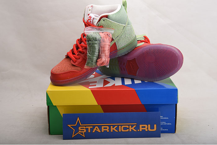 Dunk SB Nike SB Dunk High “Strawberry Cough CW7093-600