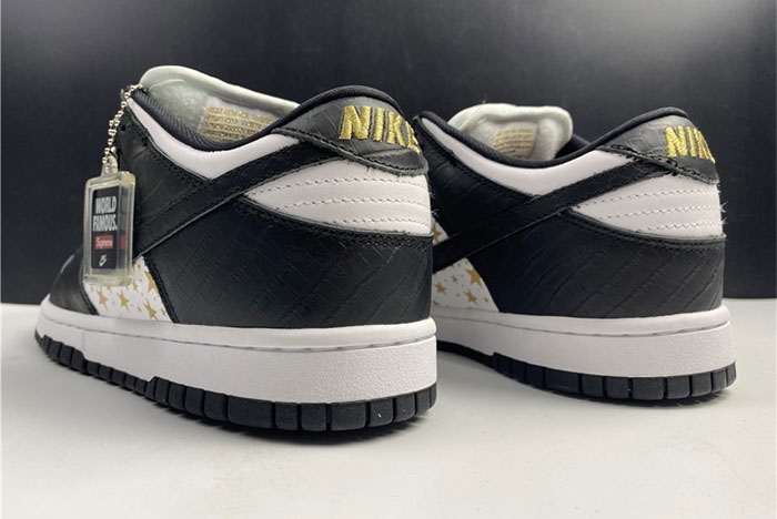 Supreme x Nike SB Dunk Low DH3228-102