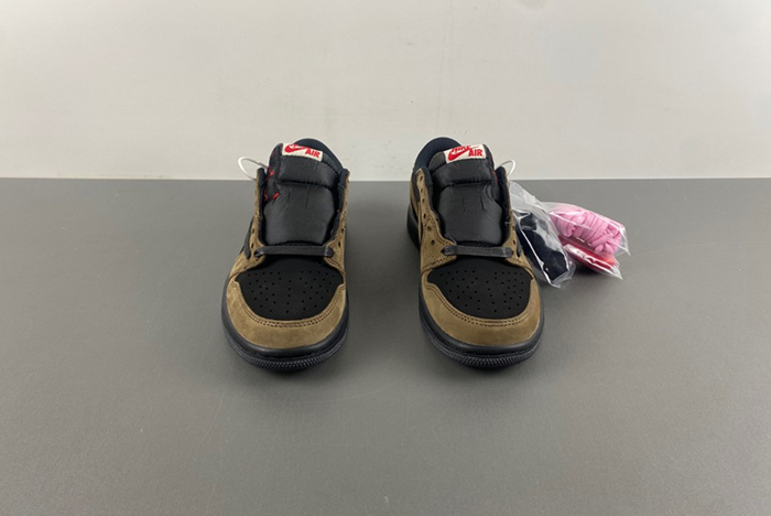 Travis Sco tt x Air Jordan 1 Low OG DM7866-202