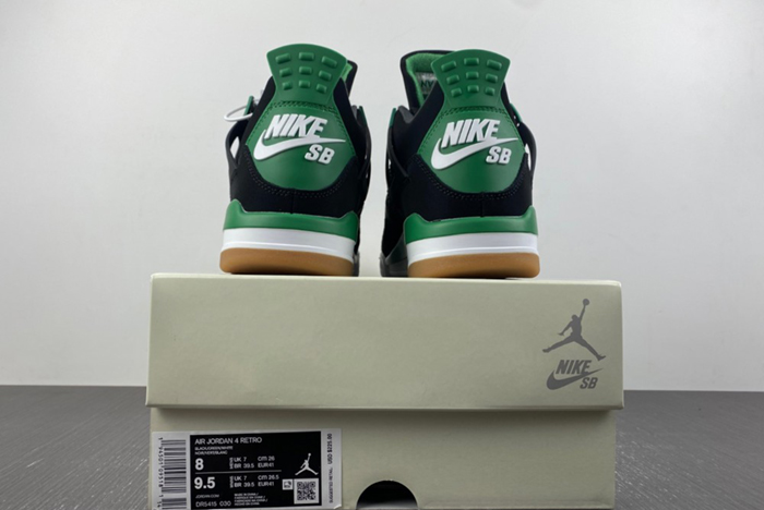 Nike SB x Air Jordan 4 DR5415-030