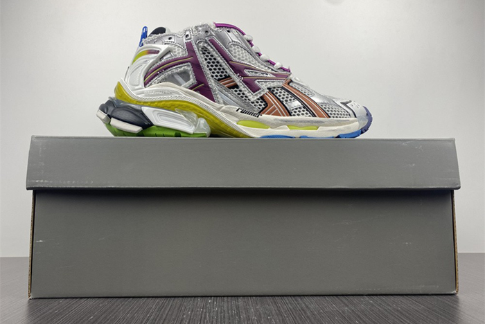 7.0 BALENCIAGA -Runner 21