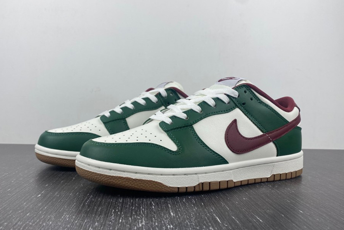Nike Dunk Low “Gorge Green”  FB7160-161