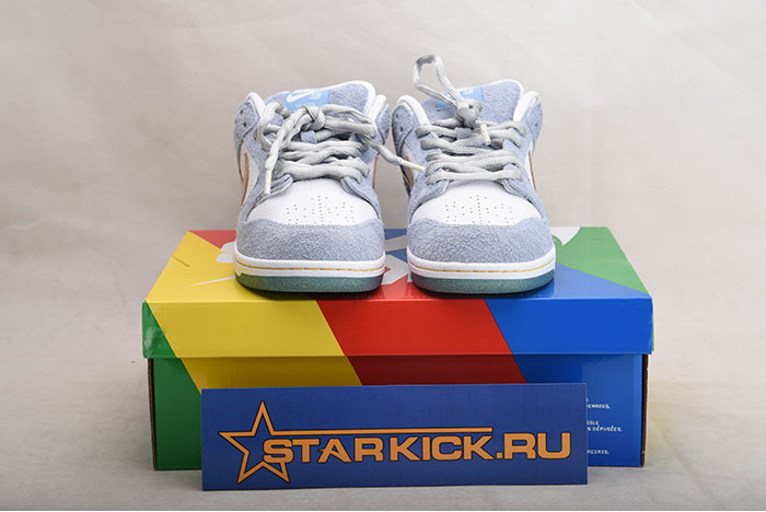 Sean Cliver x Dunk SB Low DC9936-100