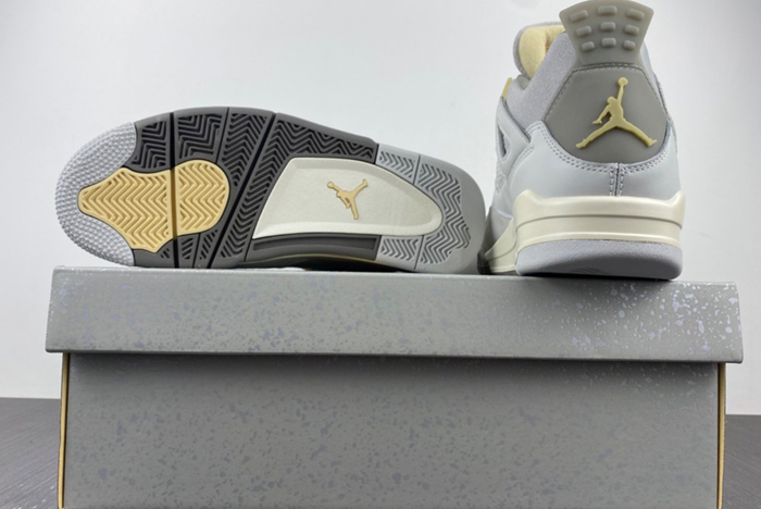 Air Jordan 4 SE Craft “Photon Dust”  DV3742-021