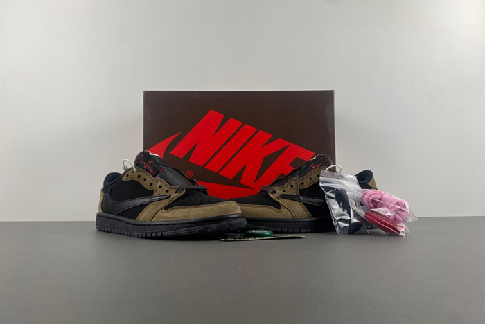 Travis Sco tt x Air Jordan 1 Low OG DM7866-202