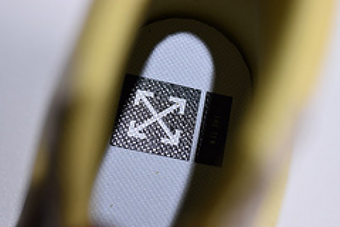 OFF-WHITE x Nike Blazer MID AA3832 005