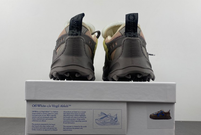 Off-White c/o Virgil Abloh 。