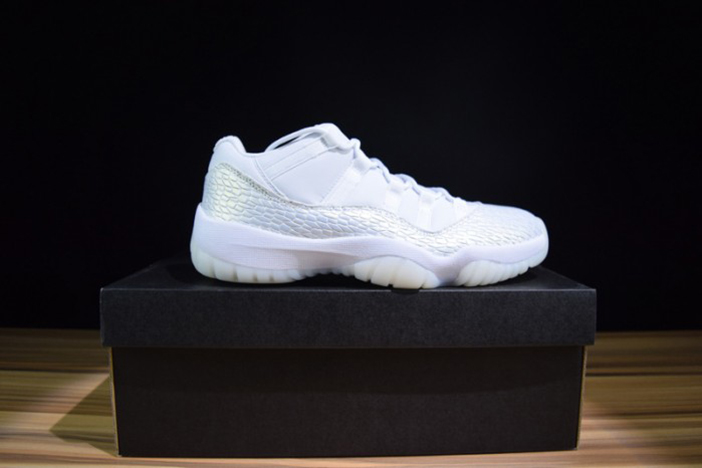 Air Jordan 11 Low Heiress Frost White 897331-100