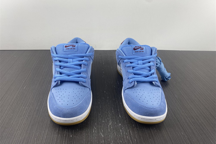 Nike SB Dunk Low “Phillies” DQ4040-400