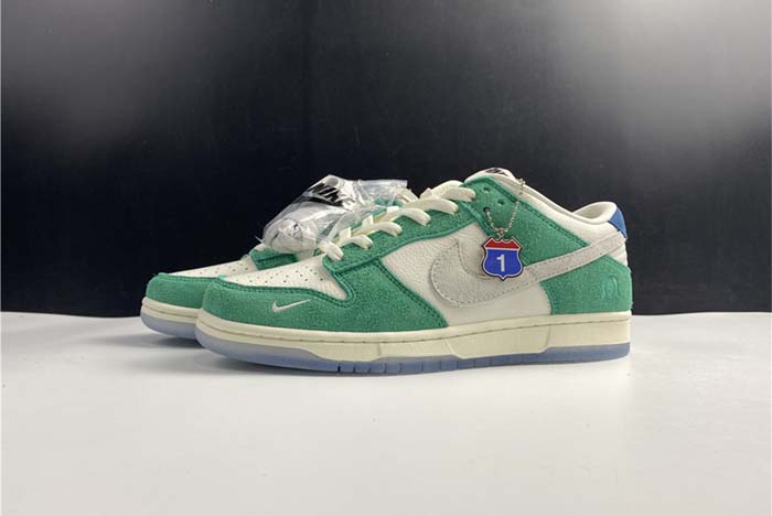 Kasina x Nike Dunk Low Road Sign Neptune Green CZ6501-101