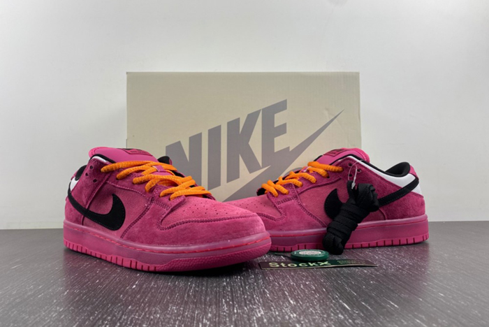The Powerpuff Girls x Nike SB Dunk Low “Buttercup” FZ8319-600