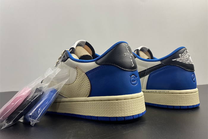Travis Scott x Fragment x Air Jordan 1 Low OG DM7866-140