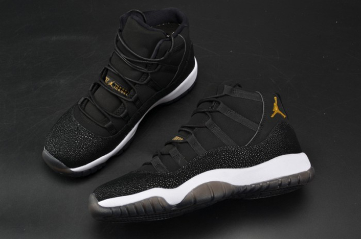 Air Jordan 11 Black Stingray  852625-030