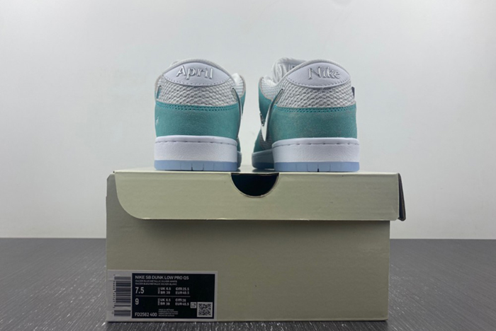 Dunk SDCAI*NIKE SB Low FD2562-400