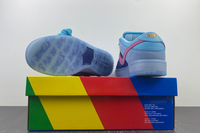 Run The Jewels x Nike SB Dunk Low DO9404-400