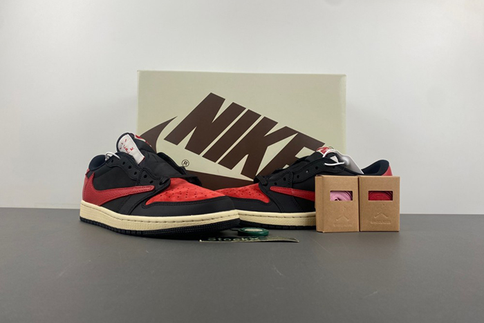 Travis Scott x Air Jordan 1 Low OG DM7866-061