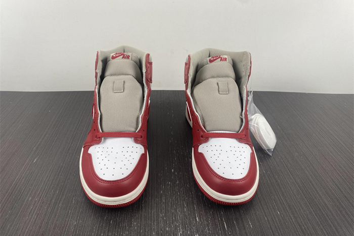 Air Jordan 1 High OG WMNS “Newstalgia”  DJ4891-061