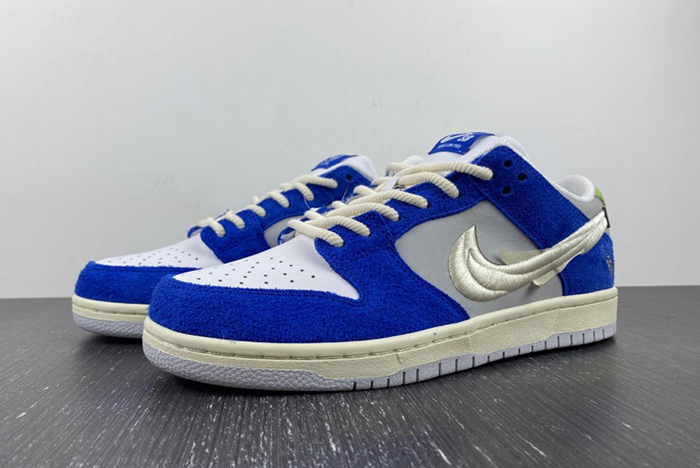 Fly Streetwear x Nike SB Dunk Low 2023 DQ5130-400
