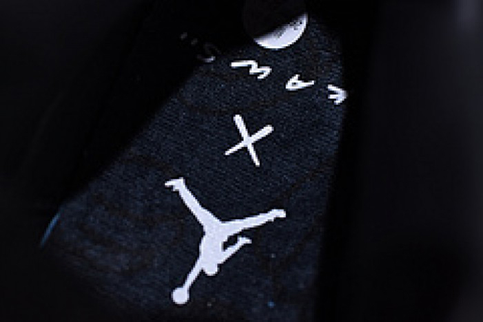 Nike Air Jordan 4 retro kaws black 930155 001