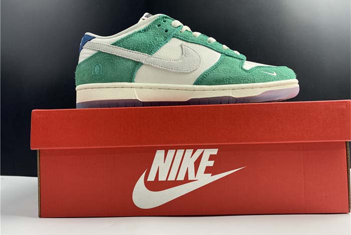 Kasina x Nike Dunk Low Road Sign Neptune Green CZ6501-101