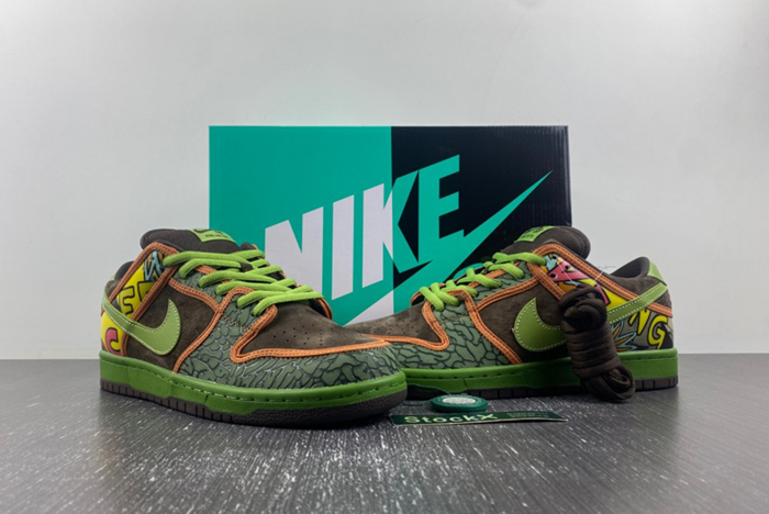 Nike SB Dunk Low “De La Soul”  789841-332