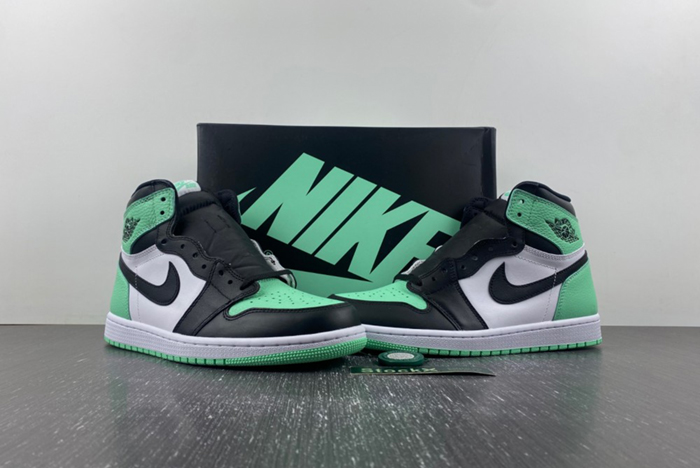 Air Jordan 1 High OG “Green Glow” DZ5485-130