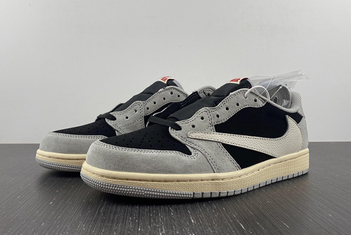 Travis Scott x Air Jordan 1 Low OG  DM7866-010