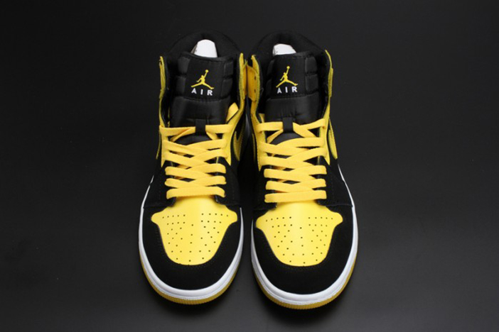 Air Jordan 1 Retro Mid 