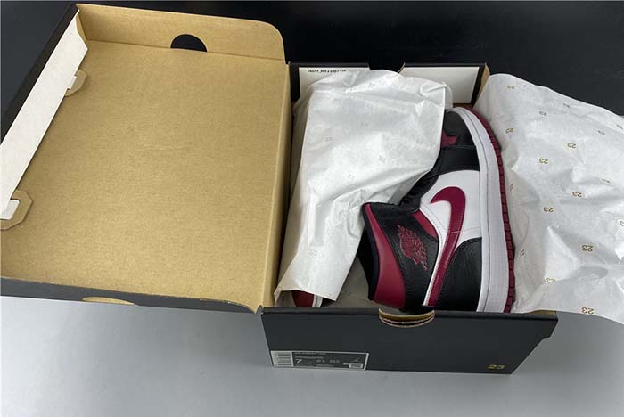 Air Jordan 1 Mid "Metallic Red" 554724-066