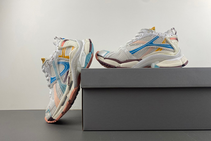 Balenciaga  772774-W3RNY-0326