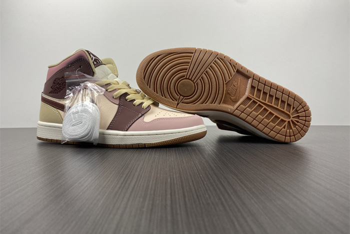 Nike Air Jordan 1 Mid AJ1 DO7440-821