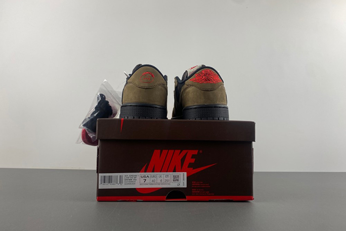 Travis Sco tt x Air Jordan 1 Low OG DM7866-202