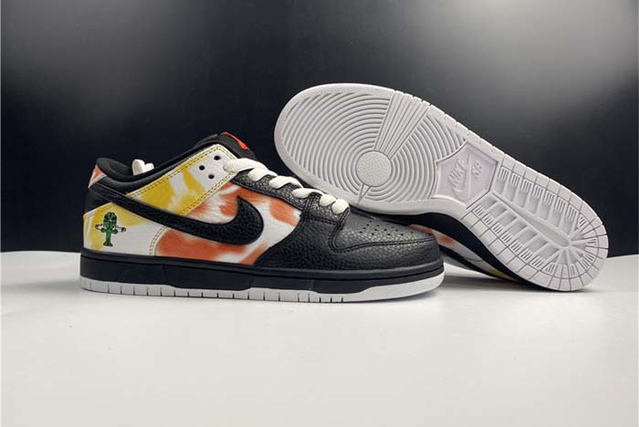 Nike SB Dunk Low“Raygun” BQ6832-001