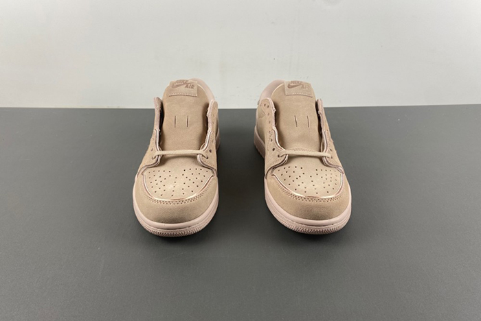 Travis Scott x Air Jordan 1 AO1935-204