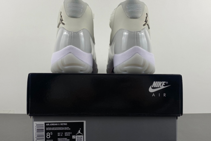 Air Jordan 11 AR0715-110