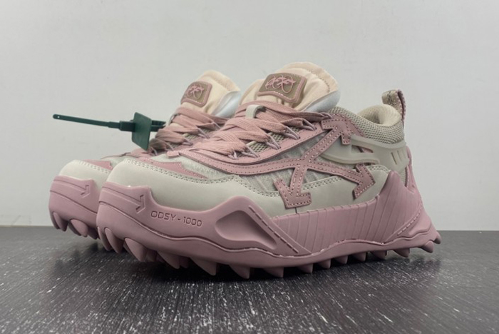 Off-White c/o Virgil Abloh