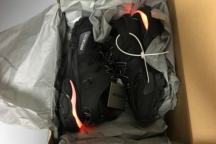 BALENCIAGA TRACK RUNNERS 542436 W1GB 1000 (LED)