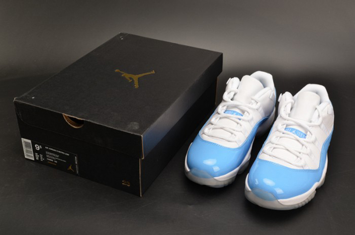 Air Jordan 11 Retro Low Carolina 528895 106