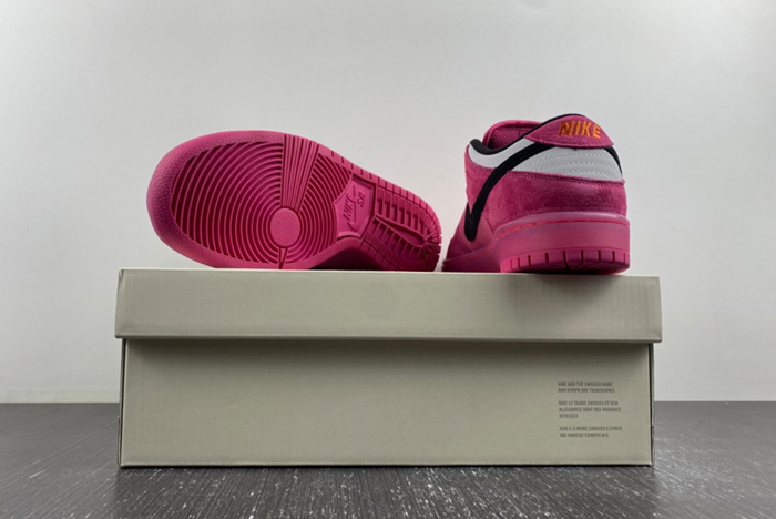 The Powerpuff Girls x Nike SB Dunk Low “Buttercup” FZ8319-600