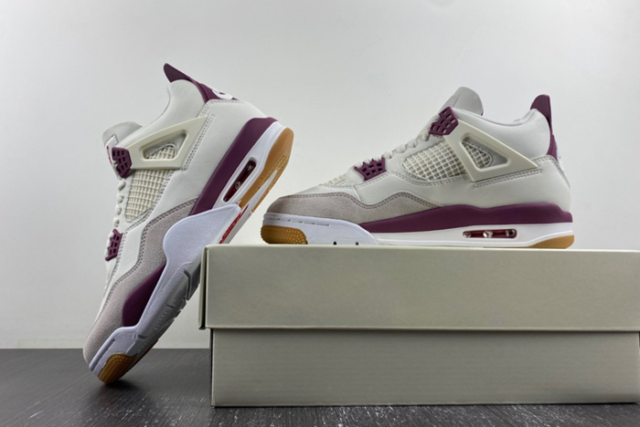 SB x Jordan 4 “Sapphire”  DR5415-102