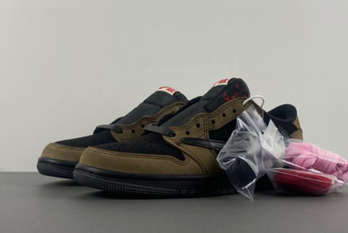 Travis Sco tt x Air Jordan 1 Low OG DM7866-202