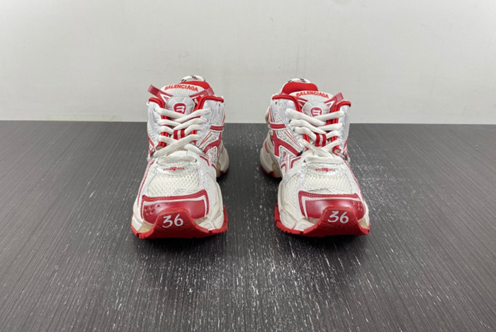 7.0 Balenciaga/ 677402-W3RB2-9060