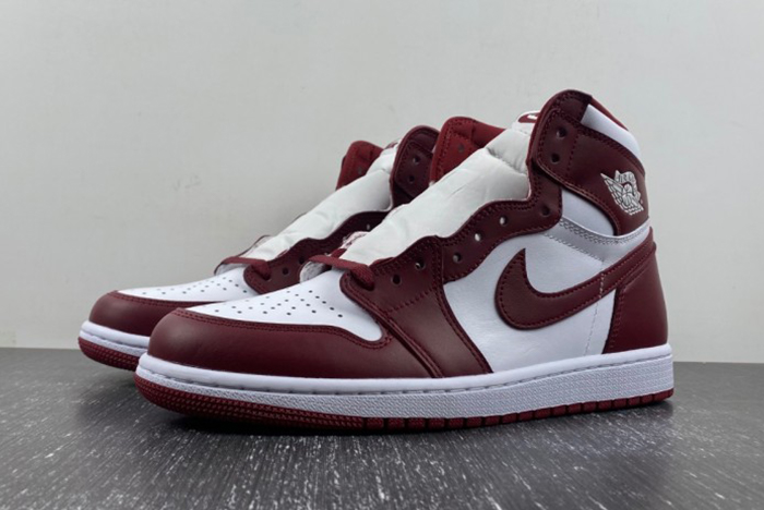 Air Jordan 1 High OG “Team Red”  DZ5485-160