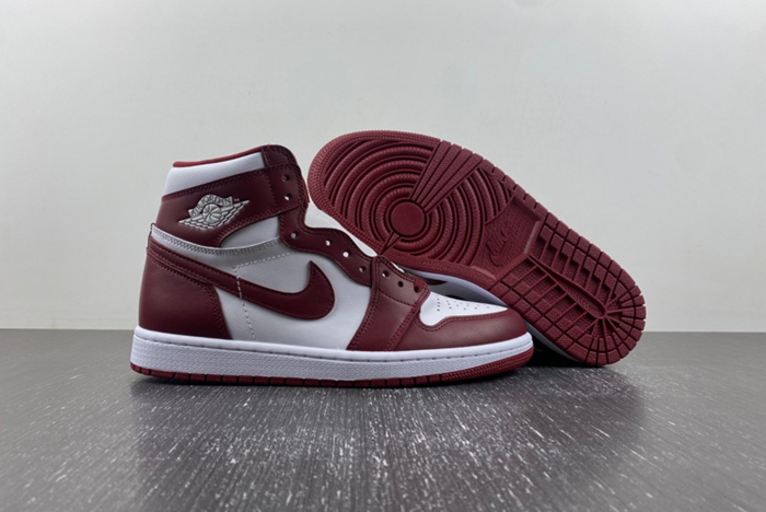 Air Jordan 1 High OG “Team Red”  DZ5485-160