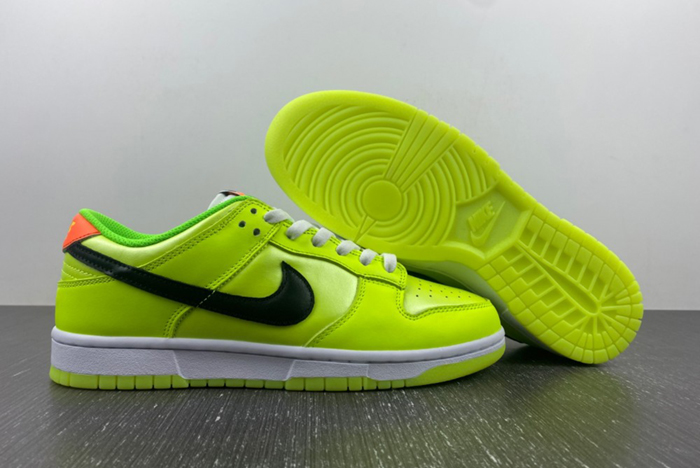 Nike Dunk Low “Glow in the Dark” FJ4610-702